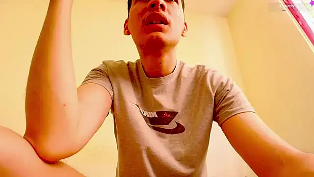Show modela Paulhot018 na web-kameri