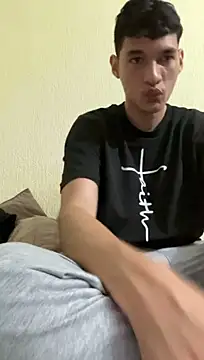 Paulhot018's Webcam Show
