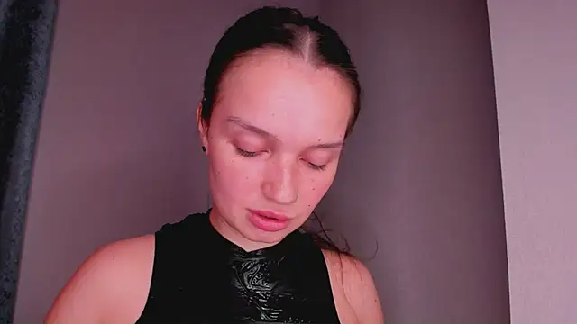 bitchpeace_ Adlı Modelin Canlı XXX Sohbeti