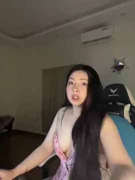 __MeiMei__ Show in webcam