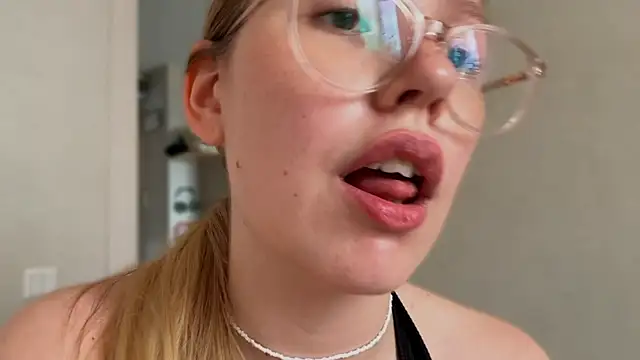 HoneyAudrey 现场XXX聊天
