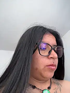 Devilsweet17's Live XXX Chat