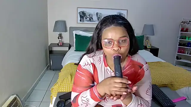 NaughtyKelly28 在線直播表演