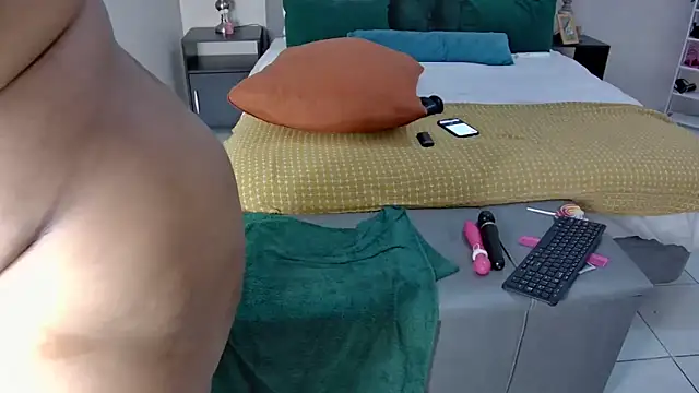 NaughtyKelly28's Webcam Show