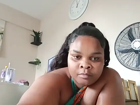 NaughtyKelly28's Webcam Show