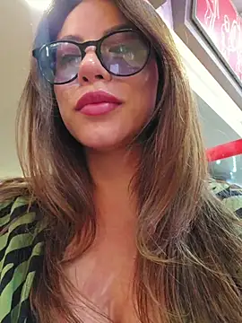 Karen_San_Miguel Show in webcam