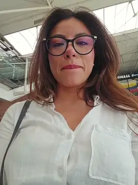 הופעת וובקאם של Karen_San_Miguel