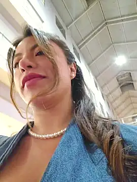 Karen_San_Miguel Show in webcam
