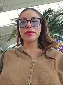 Show modela Karen_San_Miguel na web-kameri