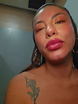 Karen_San_Miguel Show in webcam