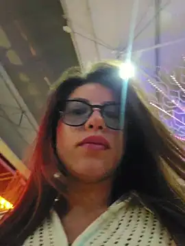 Karen_San_Miguel Pertunjukan Webcam
