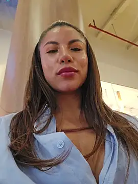 Karen_San_Miguel Show in webcam