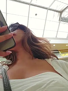 הופעת וובקאם של Karen_San_Miguel
