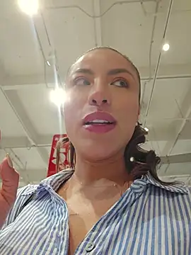 הופעת וובקאם של Karen_San_Miguel