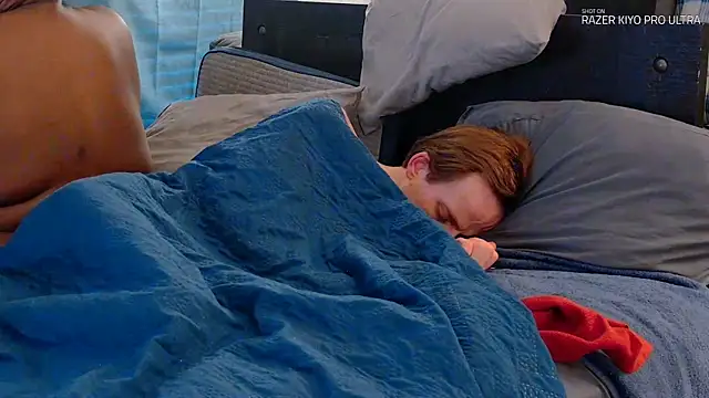 Pertunjukan Kamera Web Dilldough405