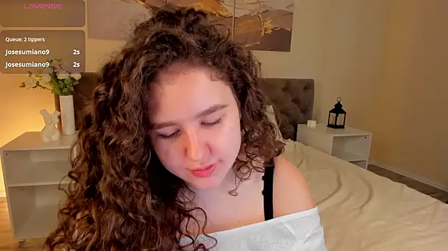 Ariella_Sol Adlı Modelin Canlı XXX Sohbeti