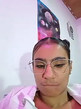 חדר צ'אט בשידור חי של Leslly_