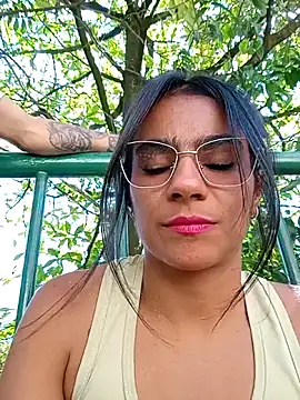 Leslly_ Show in webcam