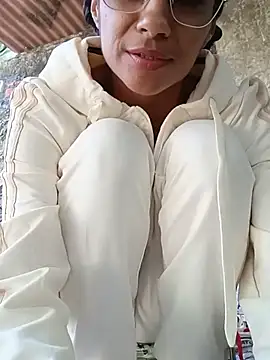 Leslly_ Шоу с уебкамера