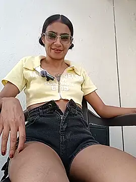 Leslly_ Pertunjukan Webcam