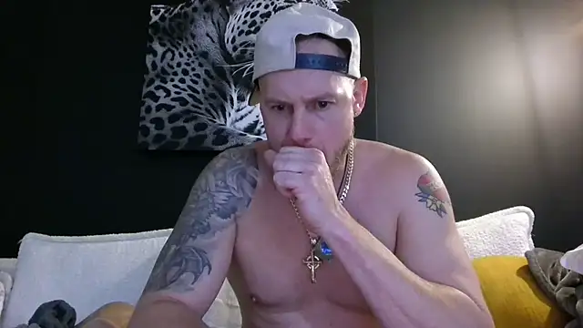 Pokazy przed kamerką – Freakslut007