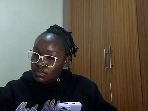 Sexy-suzy Live chatroom