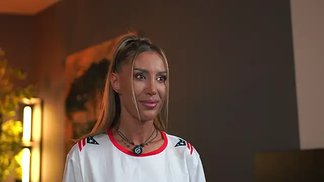 Evelyn_Evyyy's Webcam Show