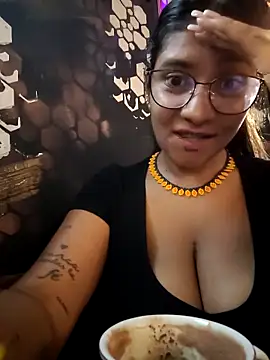 Sofythom1's Live XXX Chat