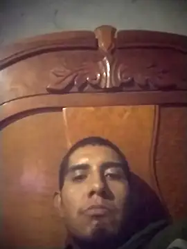 josevazk37 Adlı Modelin Canlı XXX Sohbeti