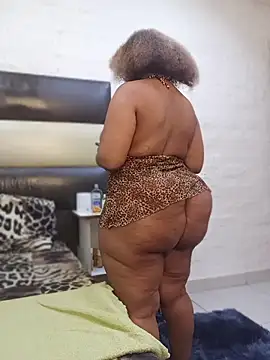 Show webcam de GiantBootyMilf