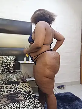 GiantBootyMilf's Webcam Show