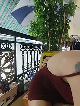 lyna_bl Show in webcam