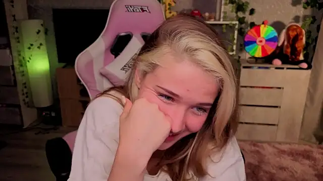 luna_cross' Webcam Show