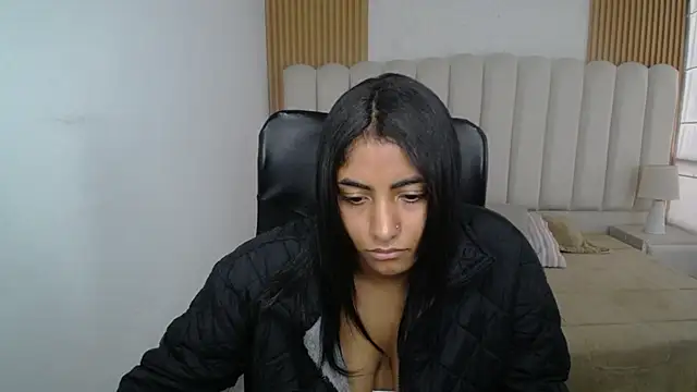 shaneelle Adlı Modelin Canlı XXX Sohbeti