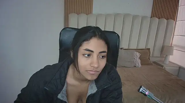 دردشة shaneelle الجنسية المباشرة
