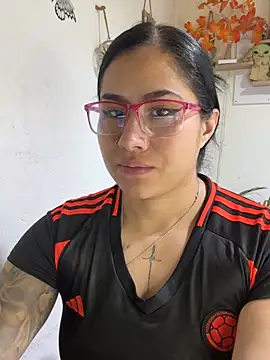 Sweet__Nurse1 Adlı Modelin Canlı XXX Sohbeti