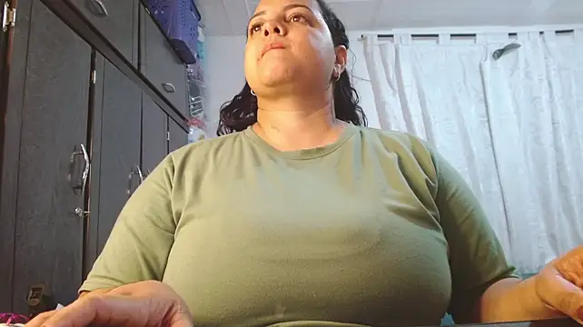 mia_donatto369's Live XXX Chat