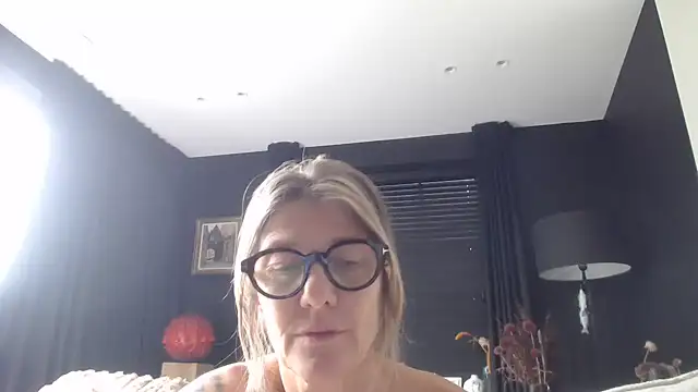 godinflower's Live XXX Chat