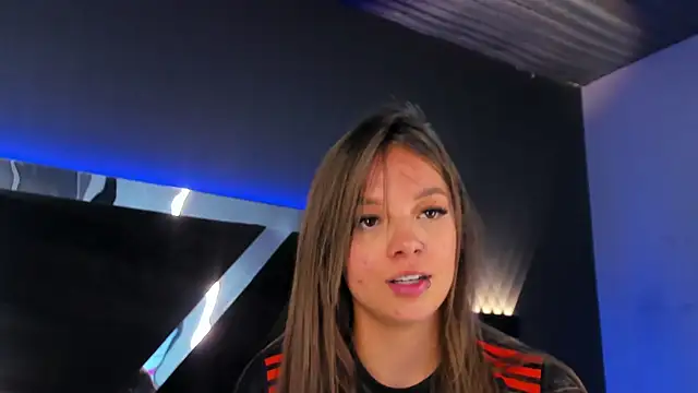 AmmyJones_ élő XXX-chatje
