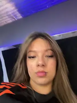 Czat XXX na żywo – AmmyJones_