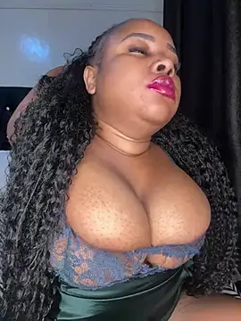 Dirty_Sluttybitch Adlı Modelin Canlı XXX Sohbeti