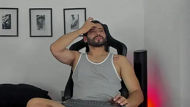 Show modela Dereck_vega na web-kameri