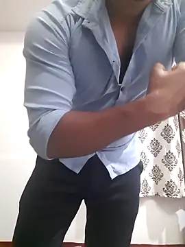 عرض كام Guyinformal