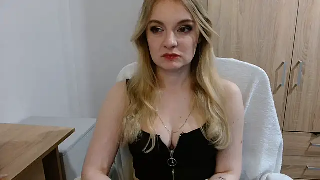 AlmaHoney's Live XXX Chat
