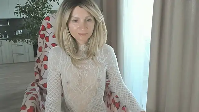 IIEmi Show in webcam