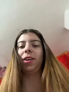 Cloew_Marz's Live Chat Room