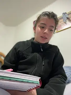 Chat +18 de Cloew_Marz ao vivo