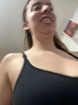 Cloew_Marz Adlı Modelin Canlı XXX Sohbeti