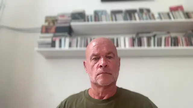 pletsje: διαδικτυακό σόου στην κάμερα