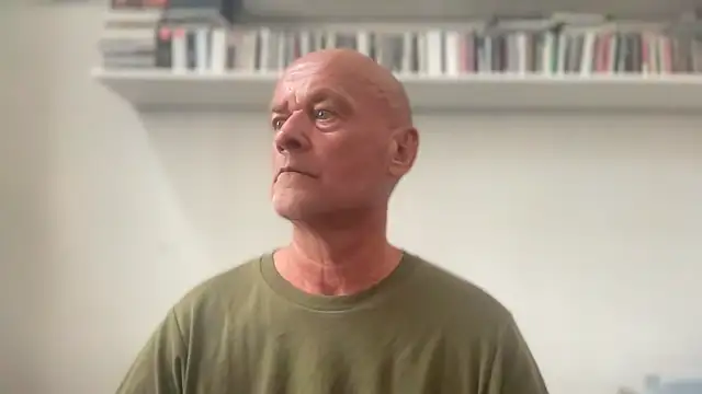 Show modela pletsje na web-kameri
